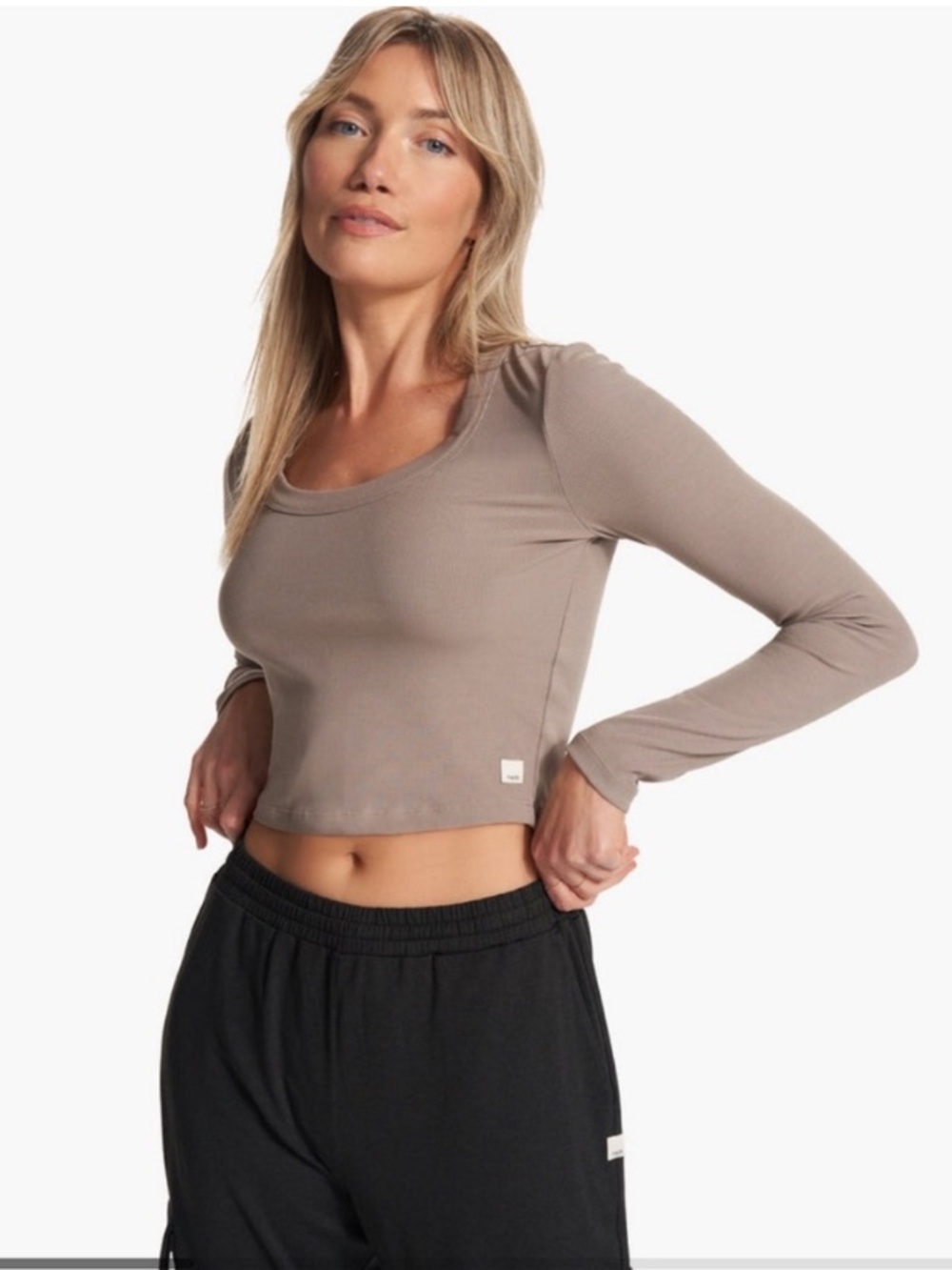 Vuori Long-Sleeve Pose Scoop in Graphite
